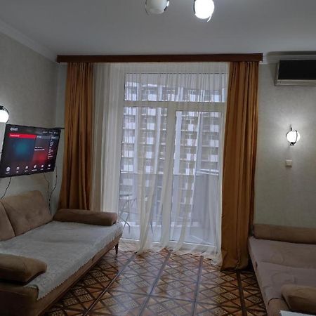 Apartment On Sherif Khimshiashvili Street 15B Batumi Exterior foto