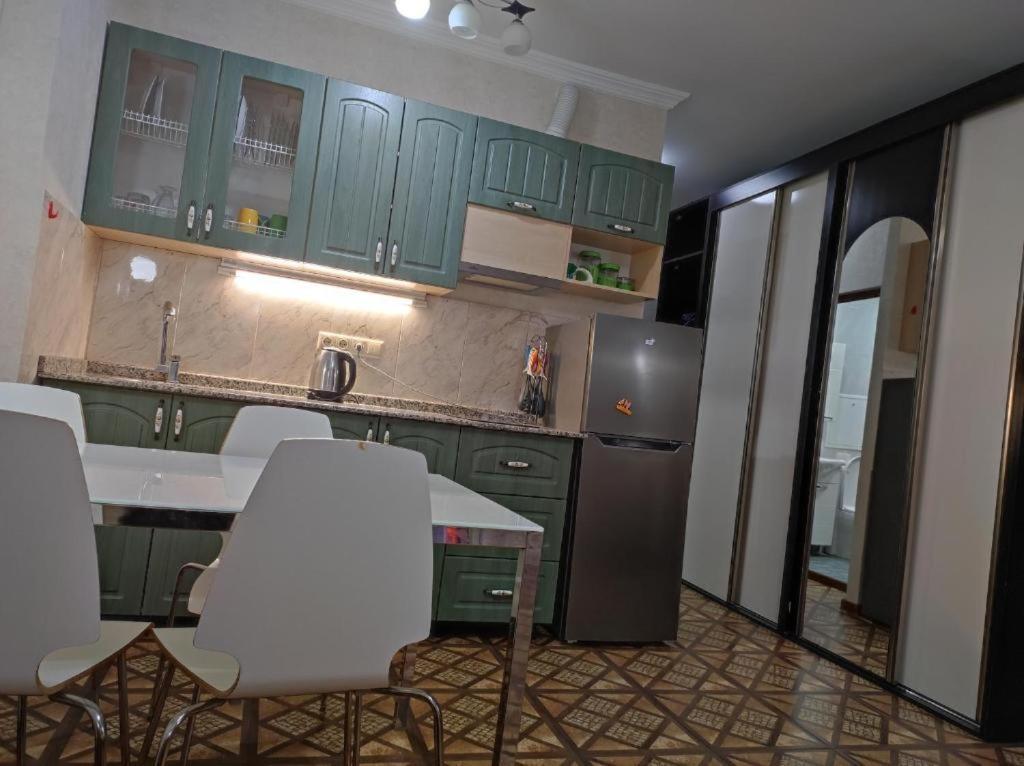 Apartment On Sherif Khimshiashvili Street 15B Batumi Exterior foto