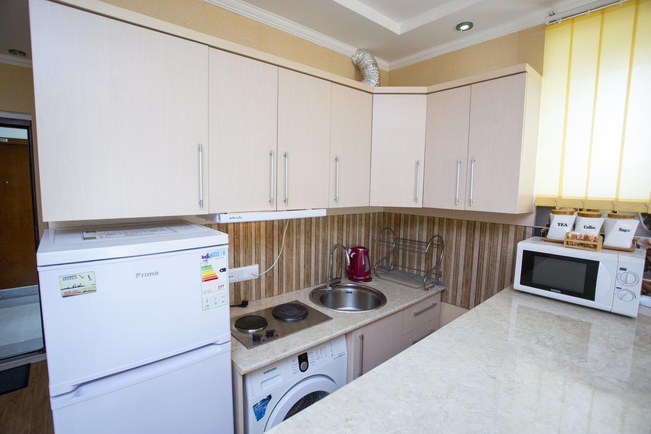 Apartment On Sherif Khimshiashvili Street 15B Batumi Exterior foto